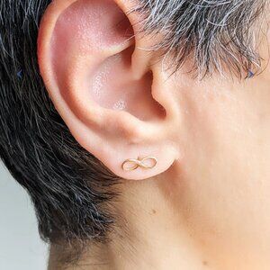 18 Yellow Gold Infinity Earrings